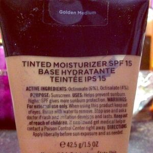 VS tinted moisturizer golden med
