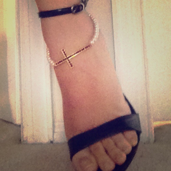Cross & rose