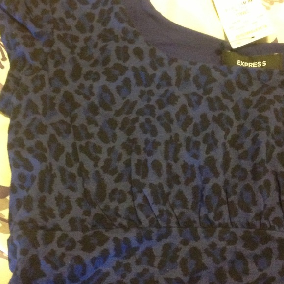 ****SOLD*****Express Top - Picture 2 of 3