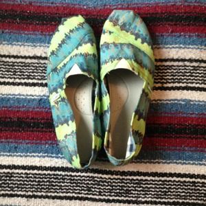 Patterned Toms - Women's 9.5