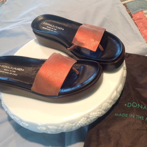 Donald Pliner Sandals