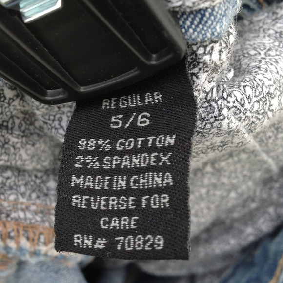 Distressed w/ patches cropped jeans 🚨FINAL🚨 - Picture 4 of 4