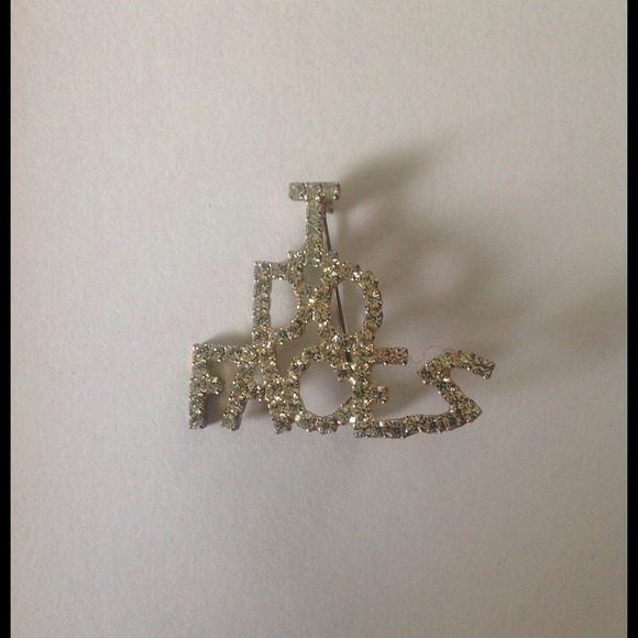 I DO FACES ESTHETICIAN BROOCH
