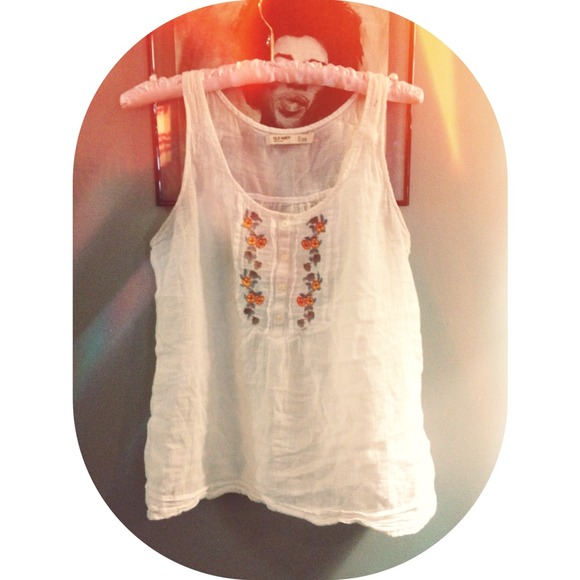 Adorable & light peasant top! 🌼