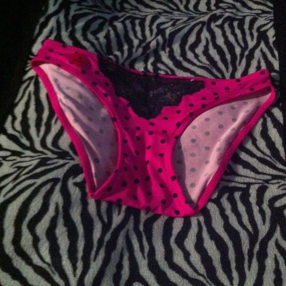 Pink under things - Picture 2 of 3