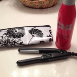 Mini straightener w/bag&CHI/spray Mk offer ty