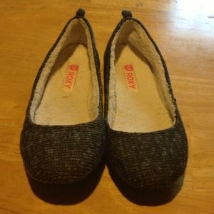 Grey wool roxy flats.
