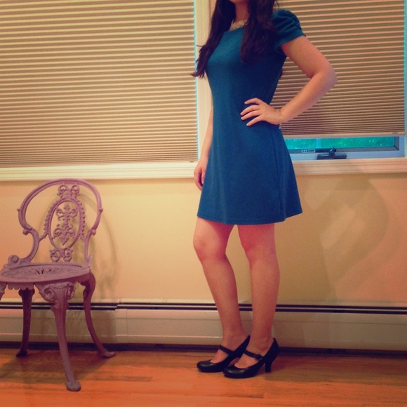 Teal ruched-sleeve dress