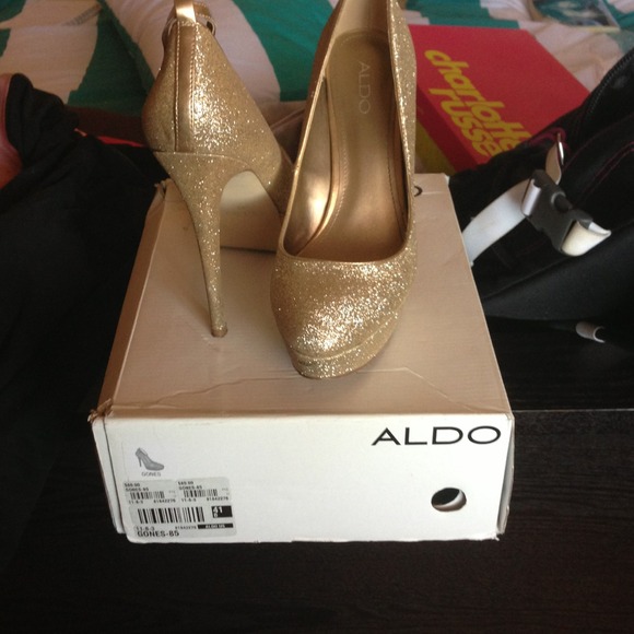 Aldo gold glitter pumps