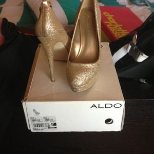 Aldo gold glitter pumps