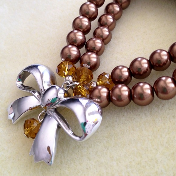 ❌Sold❌Pretty Pearl Bracelet - Picture 2 of 4