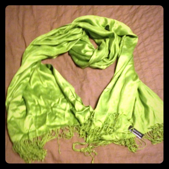Lime green scarf - Picture 1 of 1