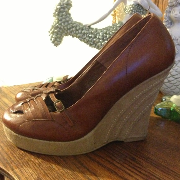 Mexican inspired, Authentic Steve Madden high heel