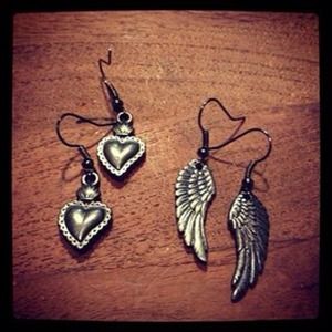 Sacred heart or wings earrings black