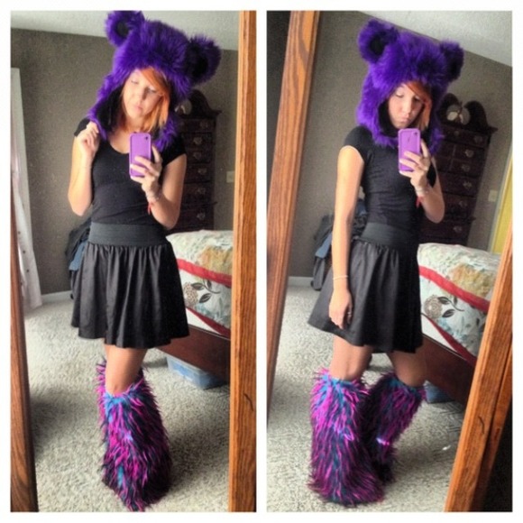 Awesome rave FLUFEE leg warmers! 💙💜💗