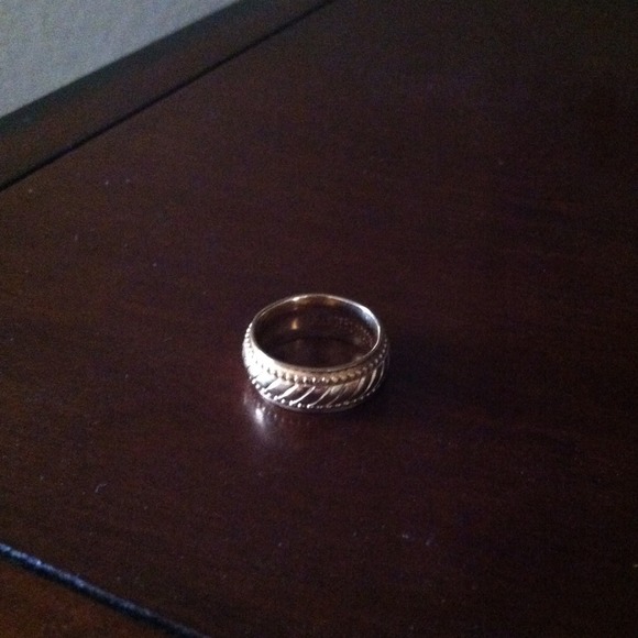 Beautiful yellow 14k gold wedding band
