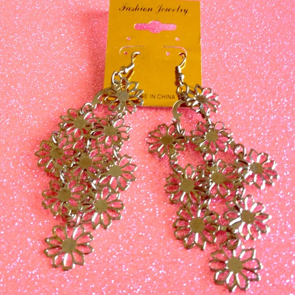 Fashion earrings.