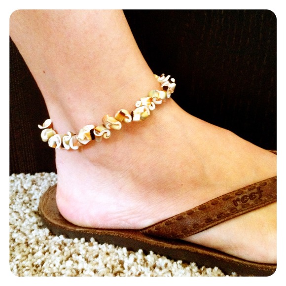 Beautiful shell anklet - Picture 2 of 3