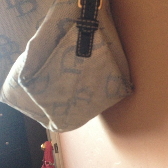 D&B - Picture 3 of 3