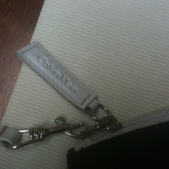Calvin Klein wristlet - Picture 3 of 4