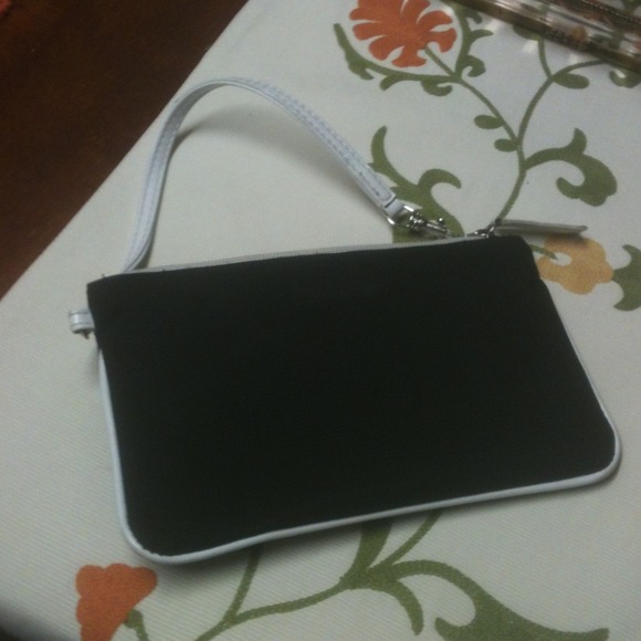 Calvin Klein wristlet - Picture 4 of 4