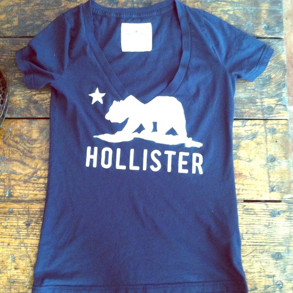 Hollister Vneck tshirt xs