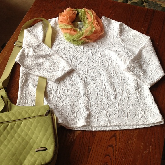 Pretty Laura Ashley 3/4 sleeve top