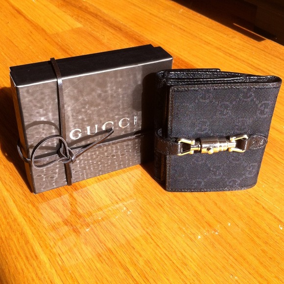 Auth Gucci Black GG Wallet