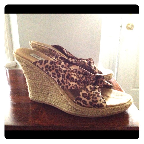 Steve Madden leopard wedges size 9.5