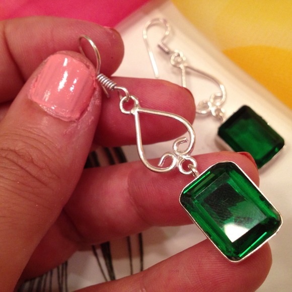 💚💚Natural Peridot Dangle Earrings 💚💚 - Picture 2 of 2