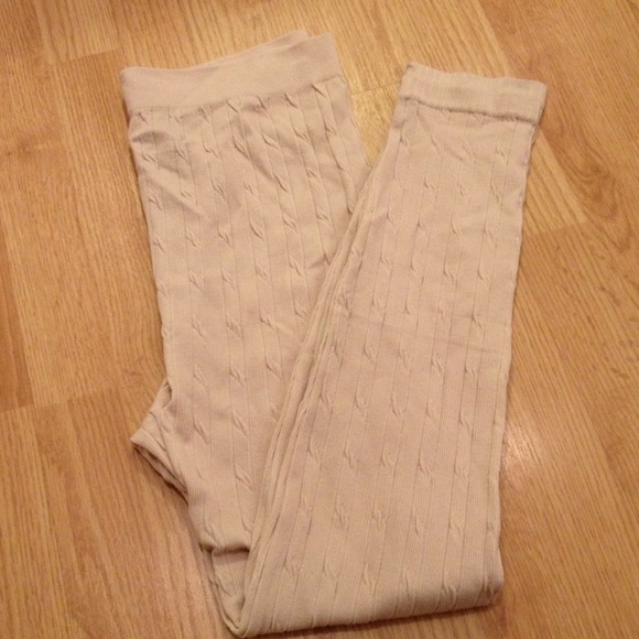 Comfy textured leggings!   Never been worn!
