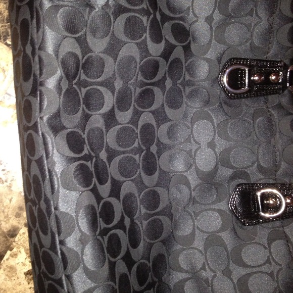 Coach - Picture 3 of 4