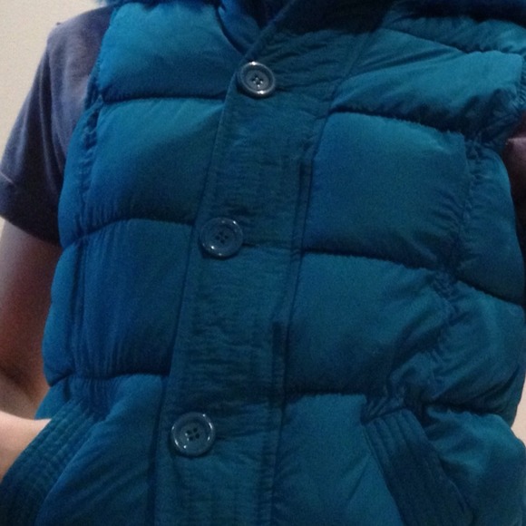 Turquoise vest! - Picture 4 of 4