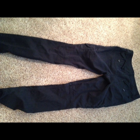 Black skinny jean - Picture 2 of 3