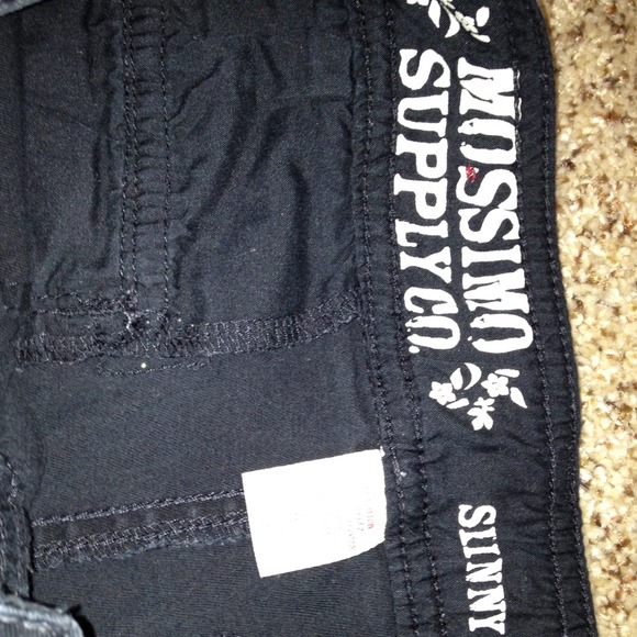 Black skinny jean - Picture 3 of 3