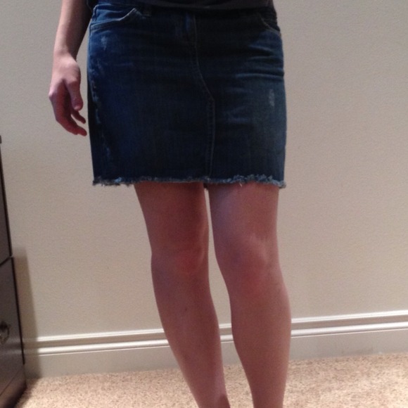 Cute jean skirt! - Picture 2 of 4