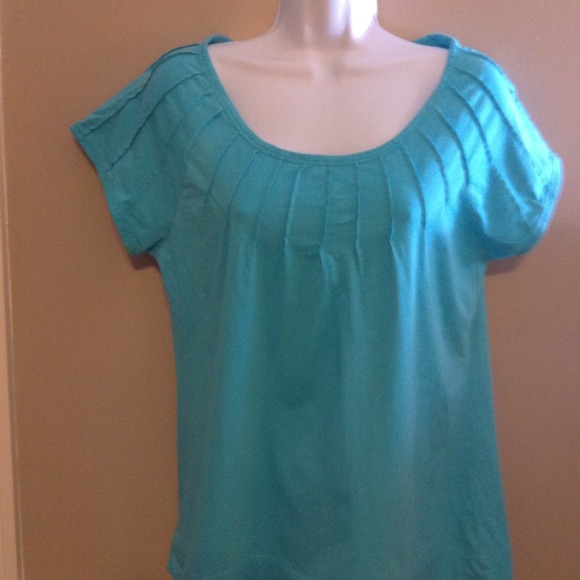 BUNDLED Aqua Banana Republic T