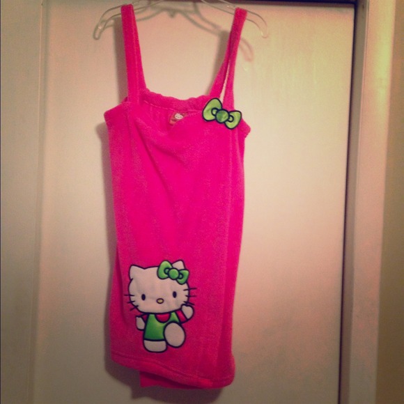 ✋HOLD for @femmeavant🚫Hello Kitty bath robe. NWOT