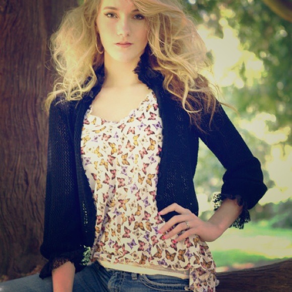 Cute butterfly asymmetrical top fit small to mdm