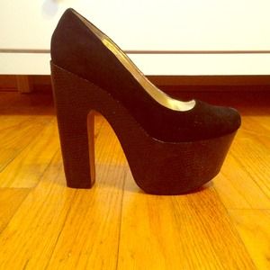 Bakers-Wild Pairs Heels