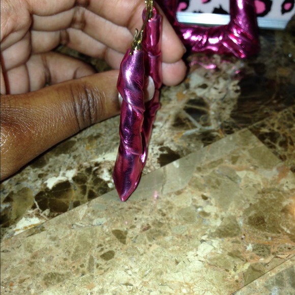 Pink door knocker earrings - Picture 3 of 4