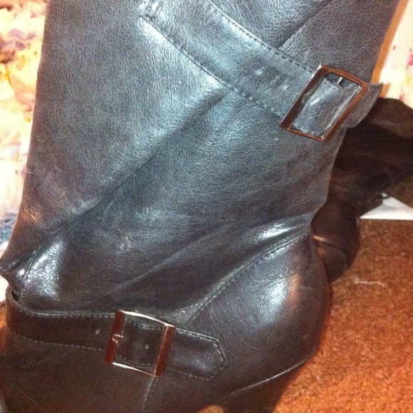 Sold - Picture 3 of 3