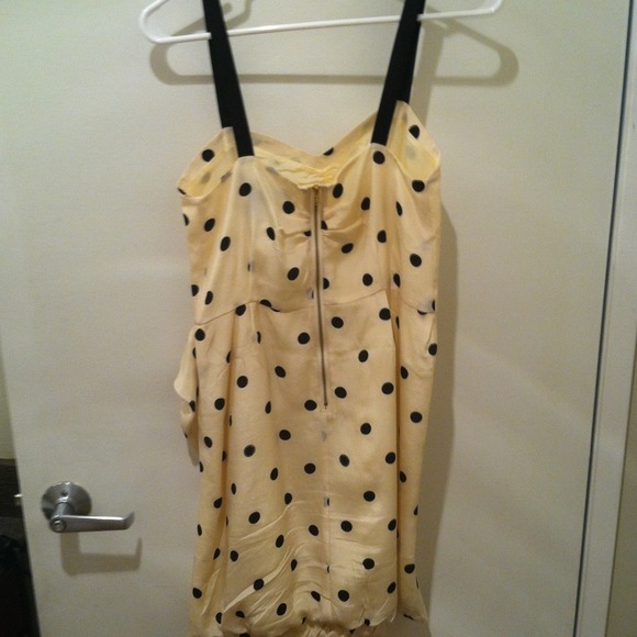 โ
โญ๐HOST PICK ๐Marc Jacobs polka dot silk dress! - Picture 3 of 4