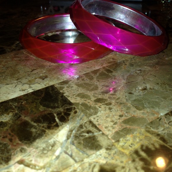 Pink bracelets - Picture 2 of 2
