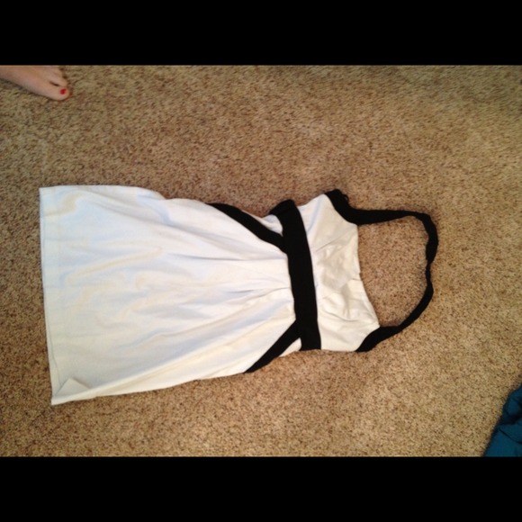 White and black sundress! - Picture 2 of 4