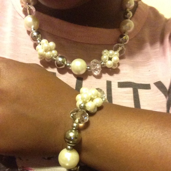 Beaded bracelet - Picture 2 of 2