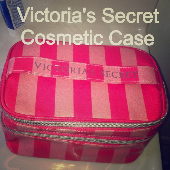 Pink Victoria's Secret cosmetic train case🎀