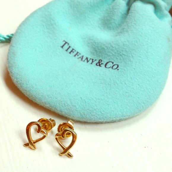 ⛔SOLD⛔Tiffany Loving Hearts Earrings in Gold😍