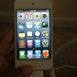 🔆Sold🔆Picture of iPod powered up