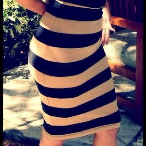 Beige and black skirt